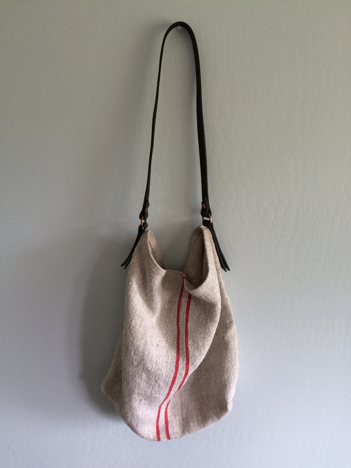slouchy tote-