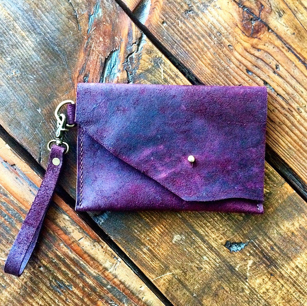 the wristlet clutch-